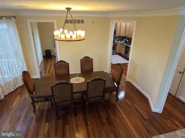 211 HOLLAND AVE, Ardmore, PA 19003