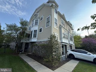 211 HOLLAND AVE, Ardmore, PA 19003