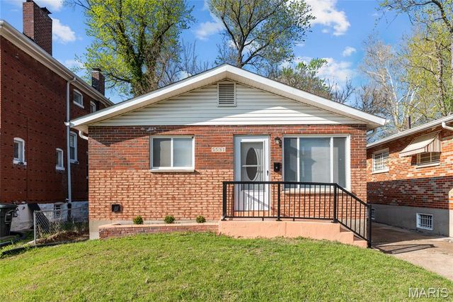 5531 Maple Avenue, St Louis, MO 63112