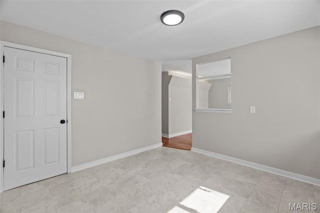 5531 Maple Avenue, St Louis, MO 63112