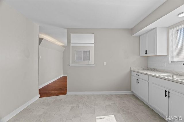 5531 Maple Avenue, St Louis, MO 63112