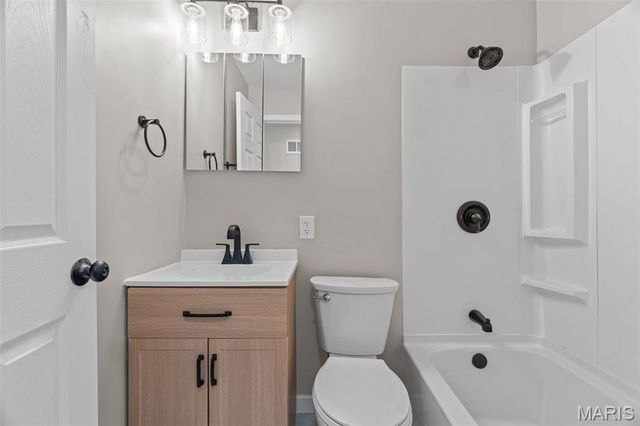 5531 Maple Avenue, St Louis, MO 63112