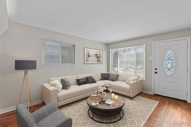 5531 Maple Avenue, St Louis, MO 63112