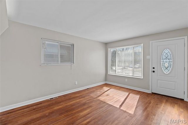 5531 Maple Avenue, St Louis, MO 63112