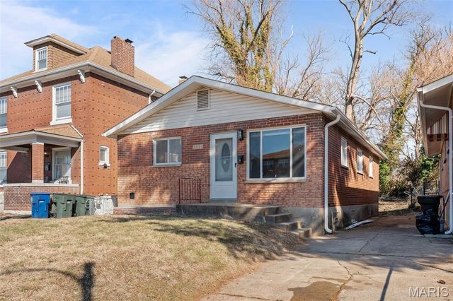 5531 Maple Avenue, St Louis, MO 63112