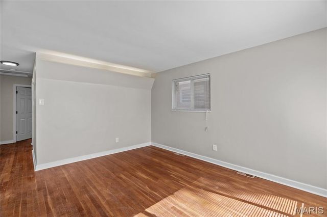 5531 Maple Avenue, St Louis, MO 63112