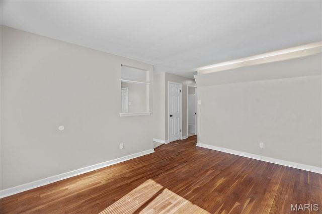 5531 Maple Avenue, St Louis, MO 63112