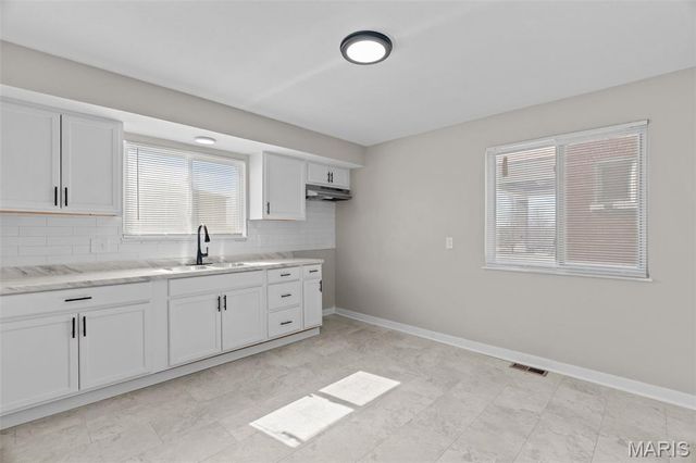 5531 Maple Avenue, St Louis, MO 63112