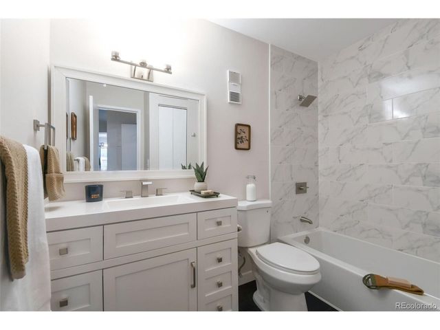 5995 W Hampden Ave B-18, Denver, CO 80227