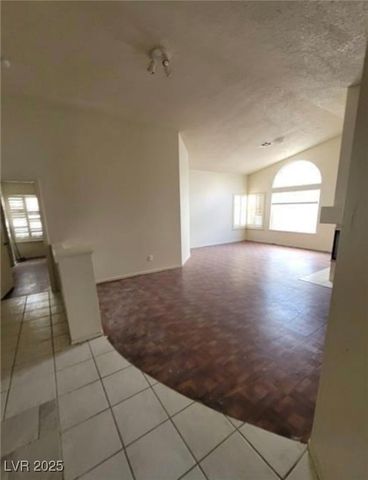 9820 Cross Creek Way, Las Vegas, NV 89117