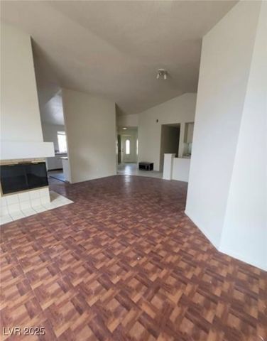 9820 Cross Creek Way, Las Vegas, NV 89117