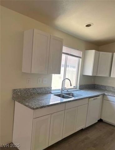 9820 Cross Creek Way, Las Vegas, NV 89117