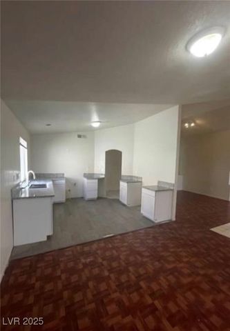 9820 Cross Creek Way, Las Vegas, NV 89117