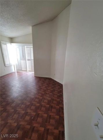 9820 Cross Creek Way, Las Vegas, NV 89117