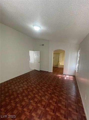 9820 Cross Creek Way, Las Vegas, NV 89117