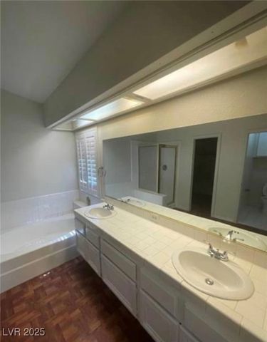 9820 Cross Creek Way, Las Vegas, NV 89117