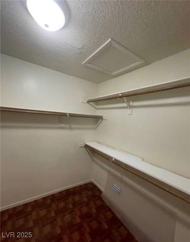 9820 Cross Creek Way, Las Vegas, NV 89117