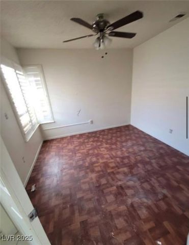 9820 Cross Creek Way, Las Vegas, NV 89117