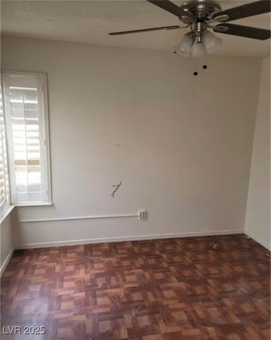 9820 Cross Creek Way, Las Vegas, NV 89117