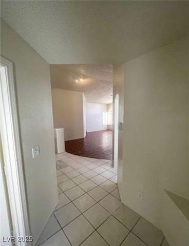 9820 Cross Creek Way, Las Vegas, NV 89117