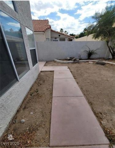 9820 Cross Creek Way, Las Vegas, NV 89117