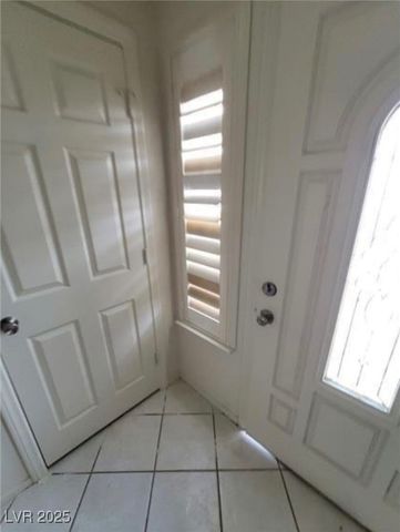 9820 Cross Creek Way, Las Vegas, NV 89117