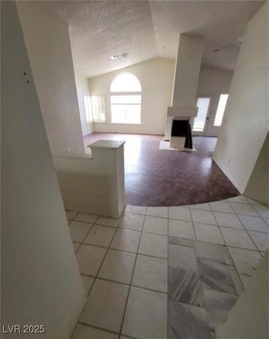 9820 Cross Creek Way, Las Vegas, NV 89117