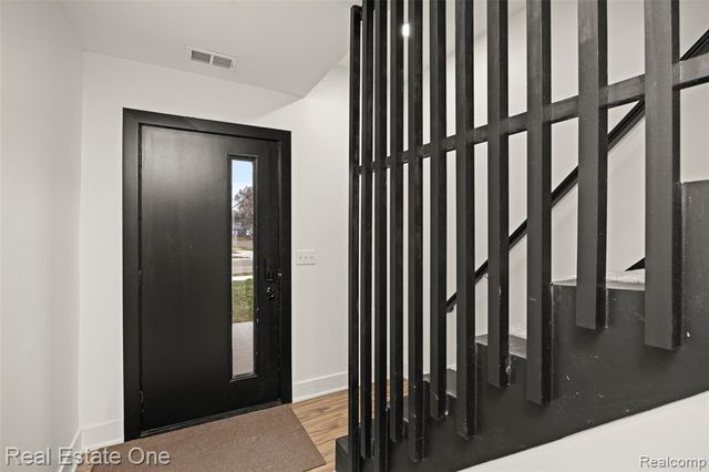 1705 E Meyers Avenue, Hazel Park, MI 48030