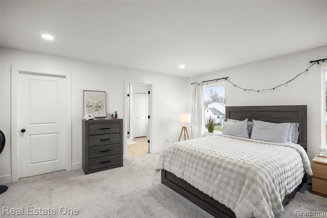 1705 E Meyers Avenue, Hazel Park, MI 48030