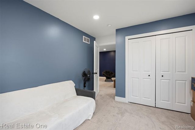 1705 E Meyers Avenue, Hazel Park, MI 48030