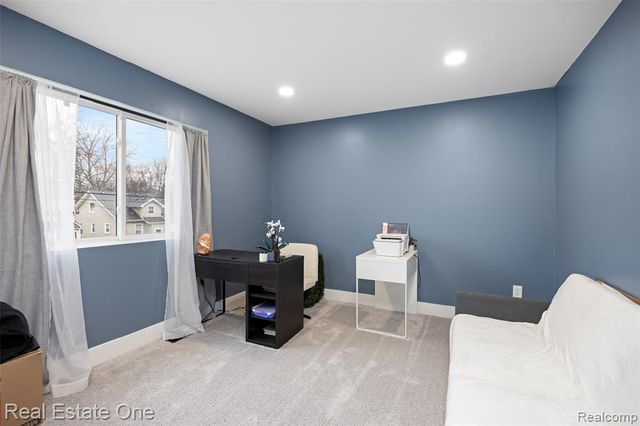 1705 E Meyers Avenue, Hazel Park, MI 48030