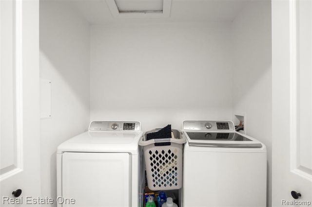 1705 E Meyers Avenue, Hazel Park, MI 48030