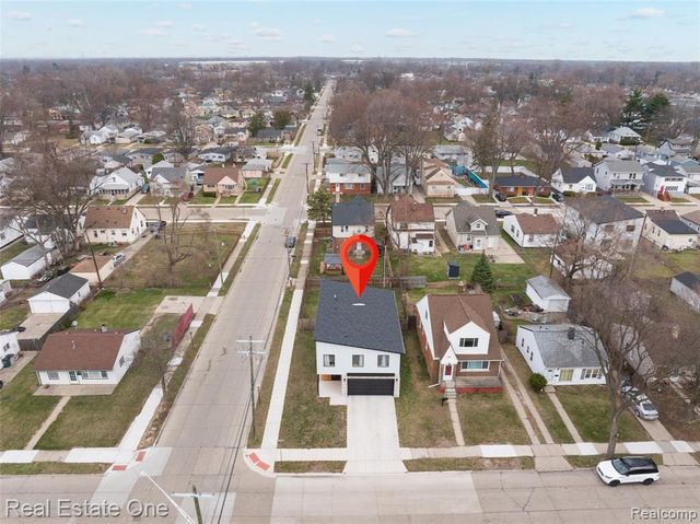 1705 E Meyers Avenue, Hazel Park, MI 48030