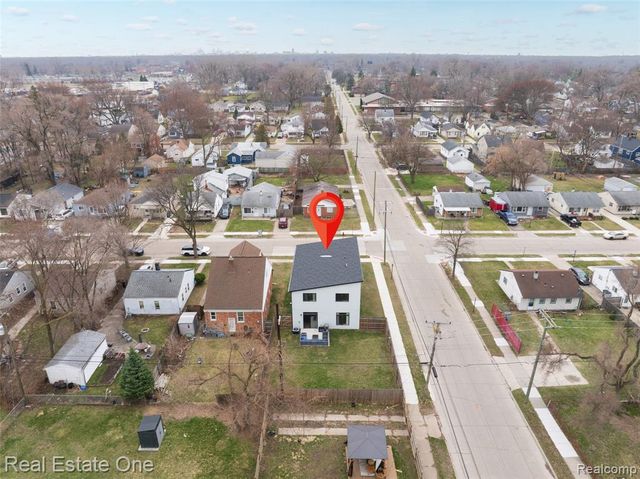 1705 E Meyers Avenue, Hazel Park, MI 48030