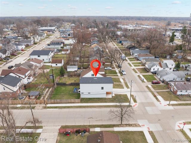 1705 E Meyers Avenue, Hazel Park, MI 48030