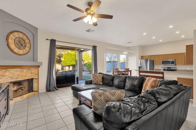 410 W HELENA Drive, Phoenix, AZ 85023