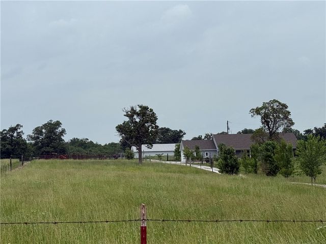 450 NW Holland Avenue, Gentry, AR 72734