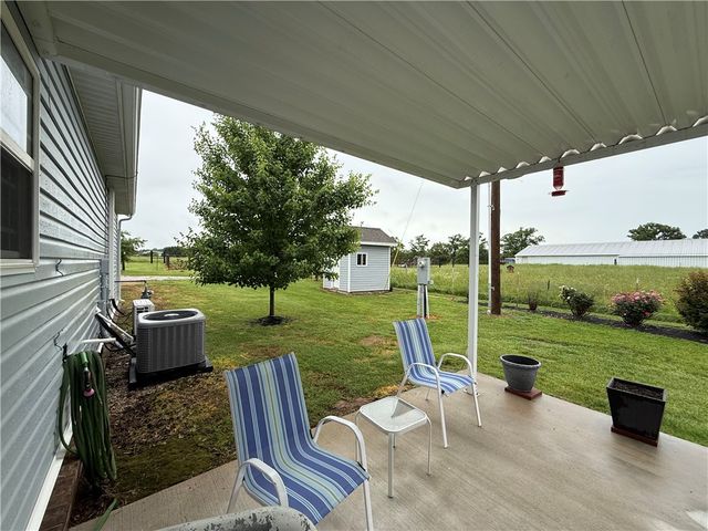 450 NW Holland Avenue, Gentry, AR 72734