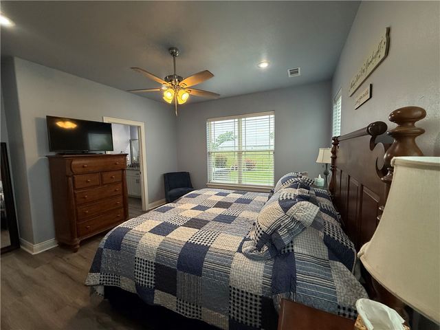 450 NW Holland Avenue, Gentry, AR 72734