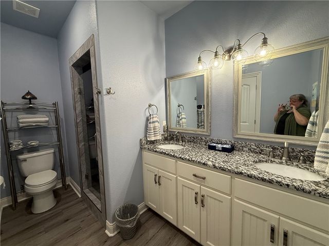 450 NW Holland Avenue, Gentry, AR 72734