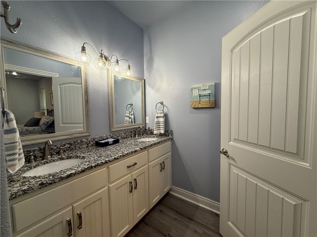 450 NW Holland Avenue, Gentry, AR 72734
