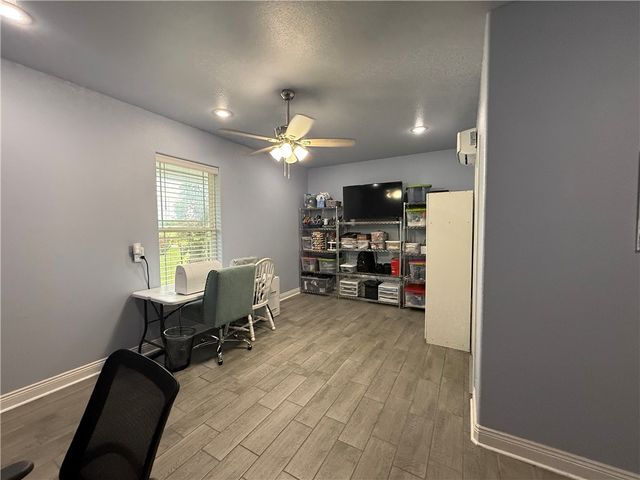 450 NW Holland Avenue, Gentry, AR 72734