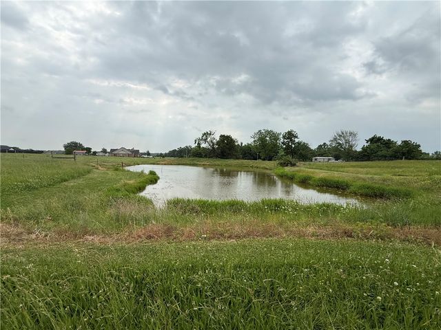 450 NW Holland Avenue, Gentry, AR 72734