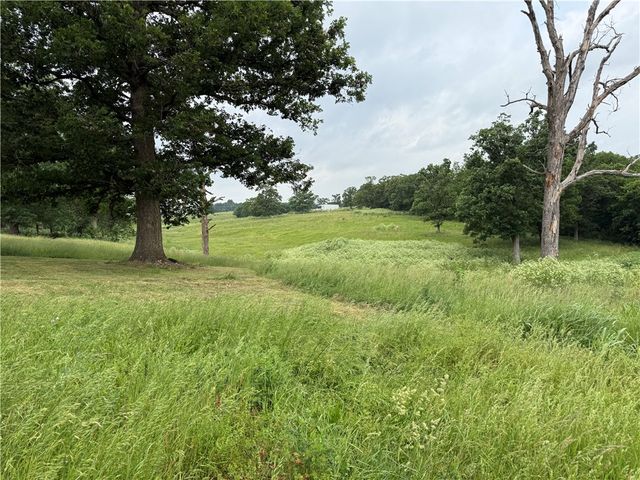 450 NW Holland Avenue, Gentry, AR 72734