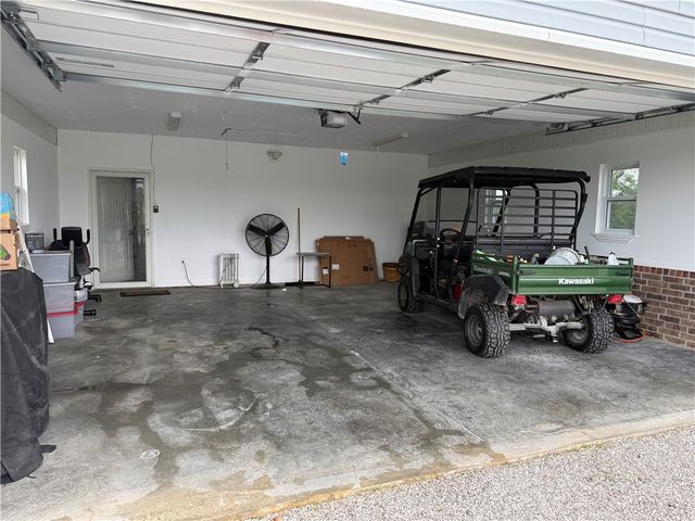 450 NW Holland Avenue, Gentry, AR 72734