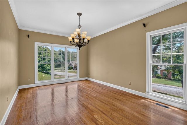 55 Middle Creek Road, Signal Mountain, TN 37377