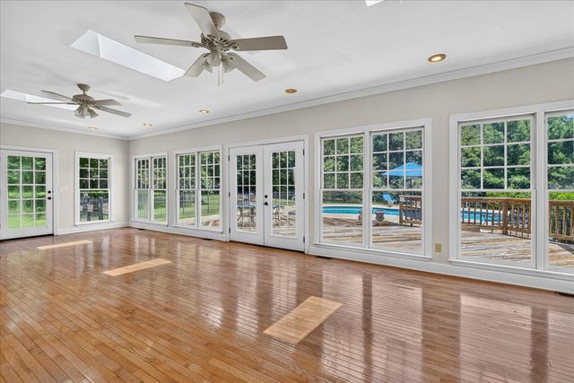 55 Middle Creek Road, Signal Mountain, TN 37377