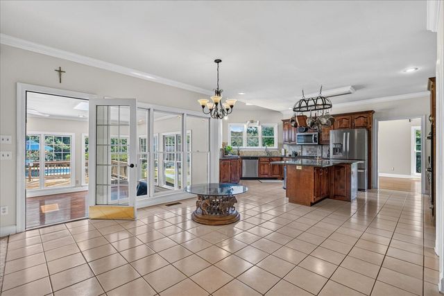 55 Middle Creek Road, Signal Mountain, TN 37377