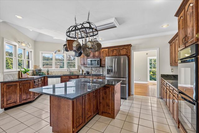 55 Middle Creek Road, Signal Mountain, TN 37377