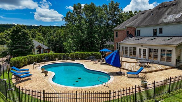 55 Middle Creek Road, Signal Mountain, TN 37377
